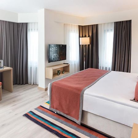 Hotel Tryp By Wyndham Ankara Oran Esterno foto